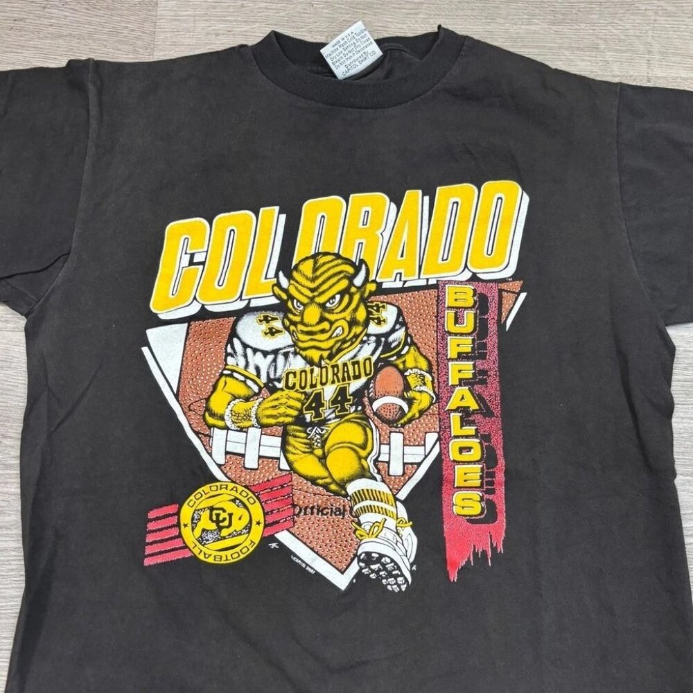 Vintage Style Colorado Buffaloes design 90s Short Sleeve Black T shirt Unisex